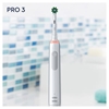 Picture of Szczoteczka Oral-B Pro 3 3000 CrossAction Biała