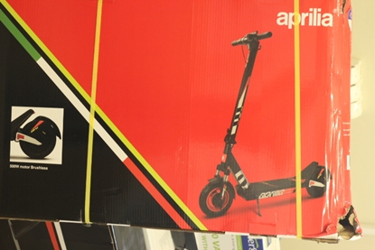 Picture of SALE OUT. Aprilia Electric Scooter E-SR2 EVO, Black/Red | Aprilia | E-SR2 EVO | Electric Scooter | 500 W | 25 km/h | 10 " | Black/Red | 20 month(s)