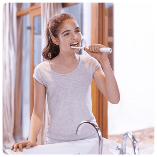Picture of Oral-B Teen Teens Rotating-oscillating toothbrush White