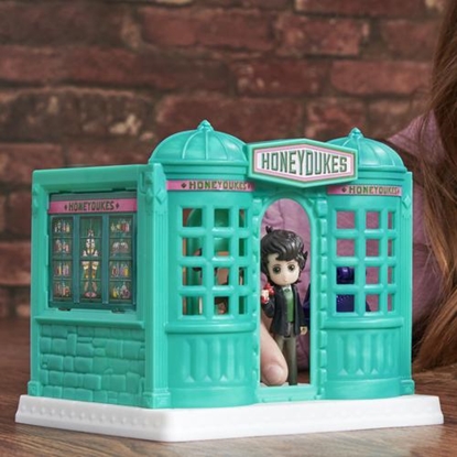 Изображение Wizarding World Harry Potter, Magical Minis Honeydukes Sweet Shop with 2 Exclusive Figures and 5 Accessories, Kids Toys for Ages 6 and up