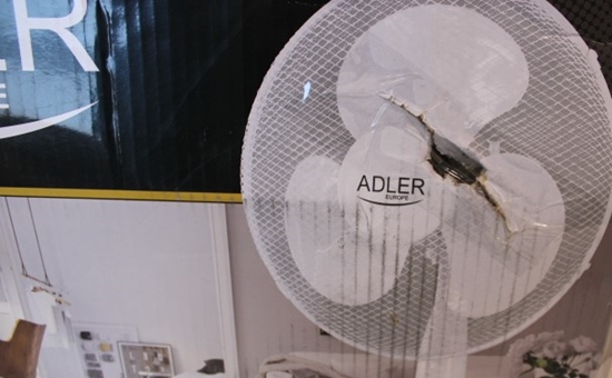 Изображение SALE OUT. Adler AD 7305 Adler Stand Fan DAMAGED PACKAGING, DENT ON THE GRID, SCRATCHES ON THE LEG Diameter 40 cm White Number of speeds 3 90 W No Oscillation	 | Adler | AD 7305 | Stand Fan | DAMAGED PACKAGING, DENT ON  THE GRID, SCRATCHES ON THE LEG | Whi