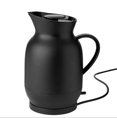 Attēls no STELTON Amphora electric kettle black