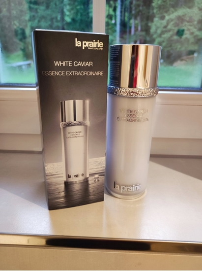 Picture of LA PRAIRIE LA PRAIRIE WHITE CAVIAR ESSENCE EXTRAORDINAIRE 150ML